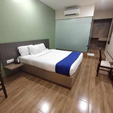 Hotel Ocean Suites Bombay Esterno foto