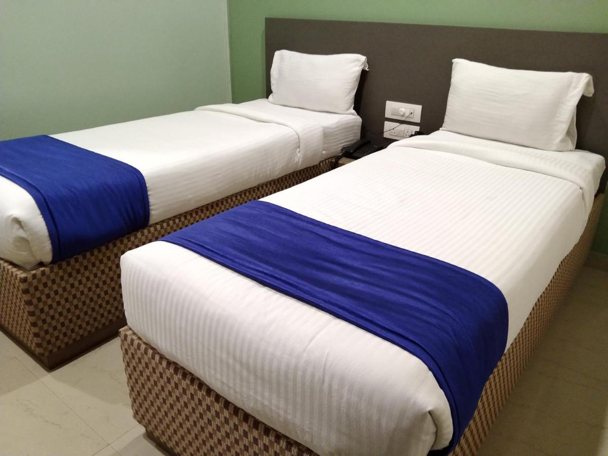 Hotel Ocean Suites Bombay Esterno foto