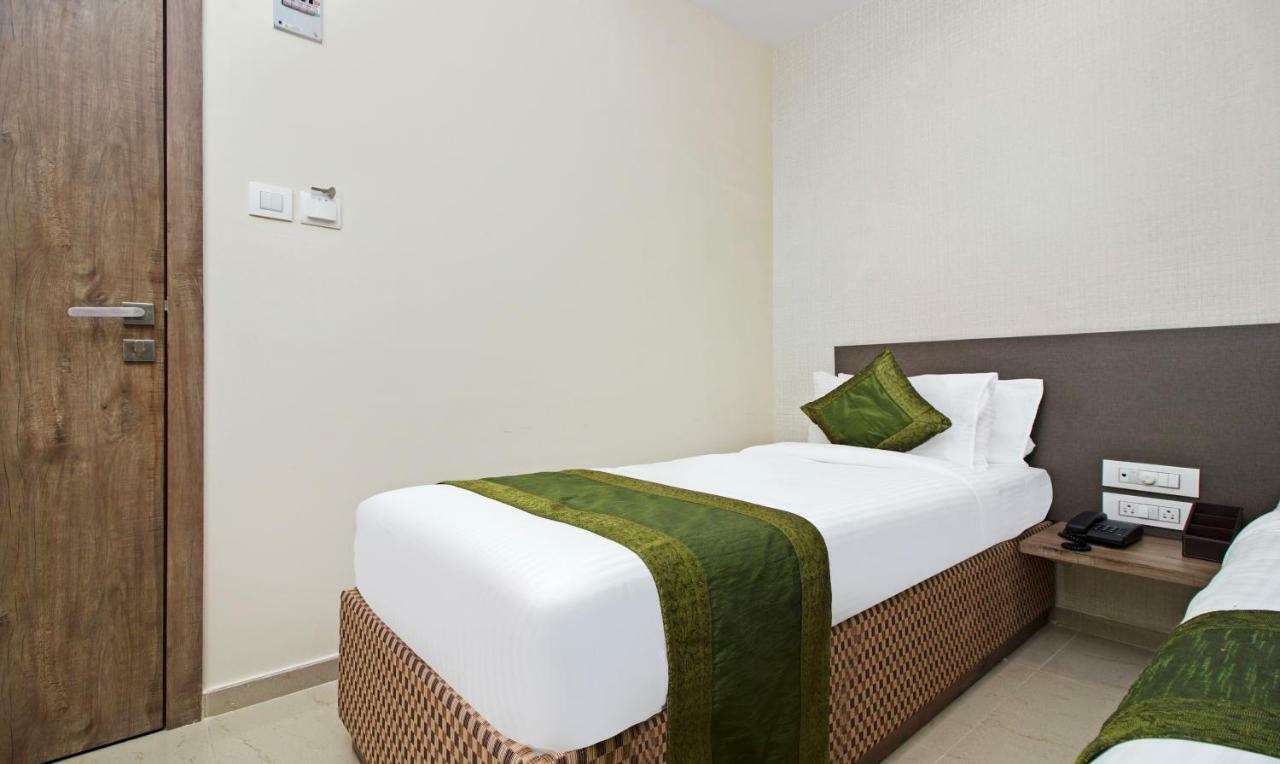 Hotel Ocean Suites Bombay Esterno foto