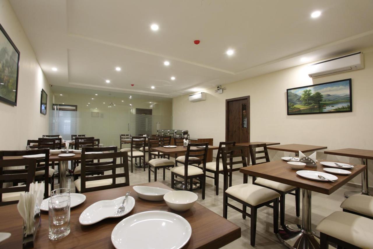 Hotel Ocean Suites Bombay Esterno foto