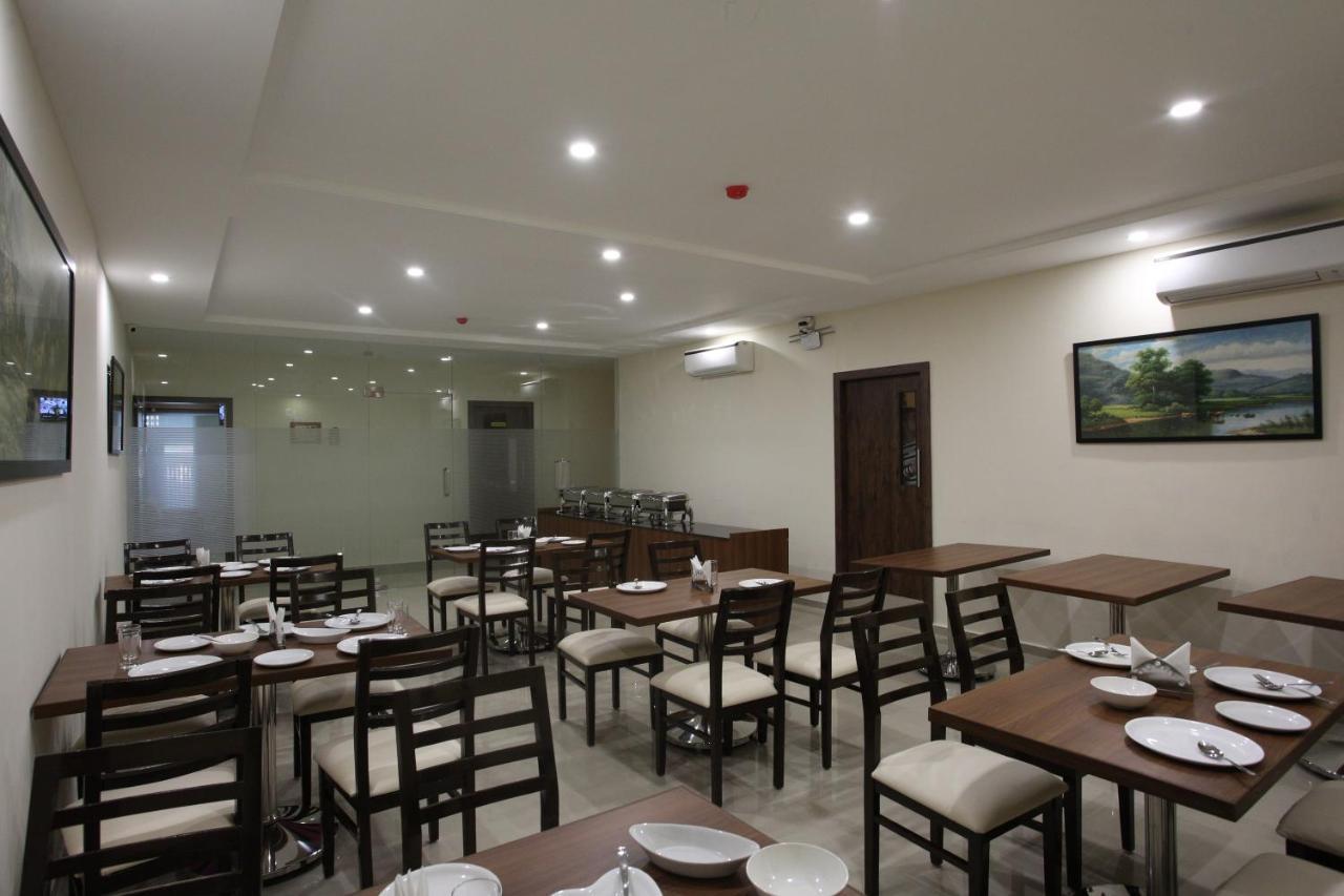 Hotel Ocean Suites Bombay Esterno foto