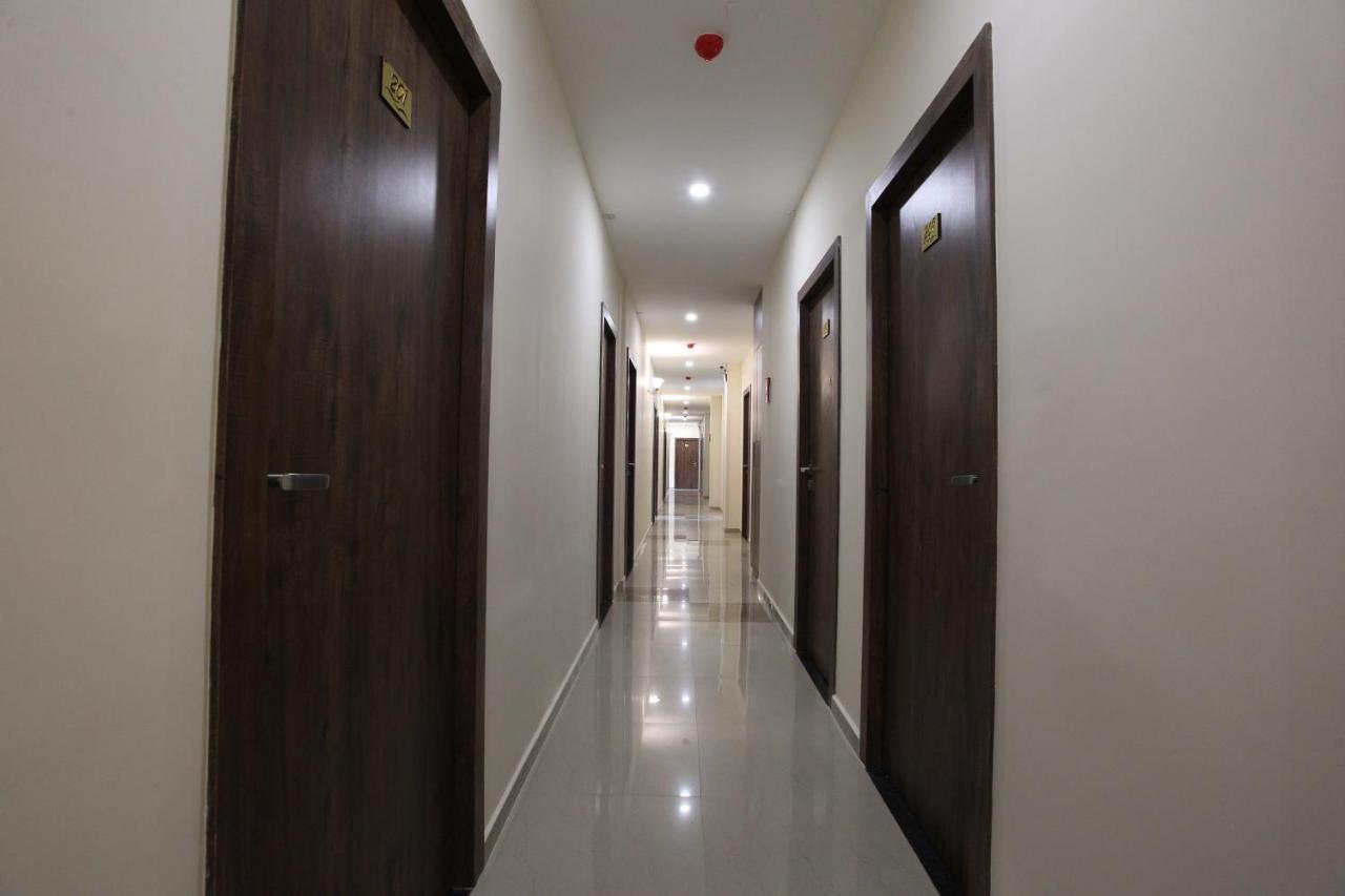 Hotel Ocean Suites Bombay Esterno foto