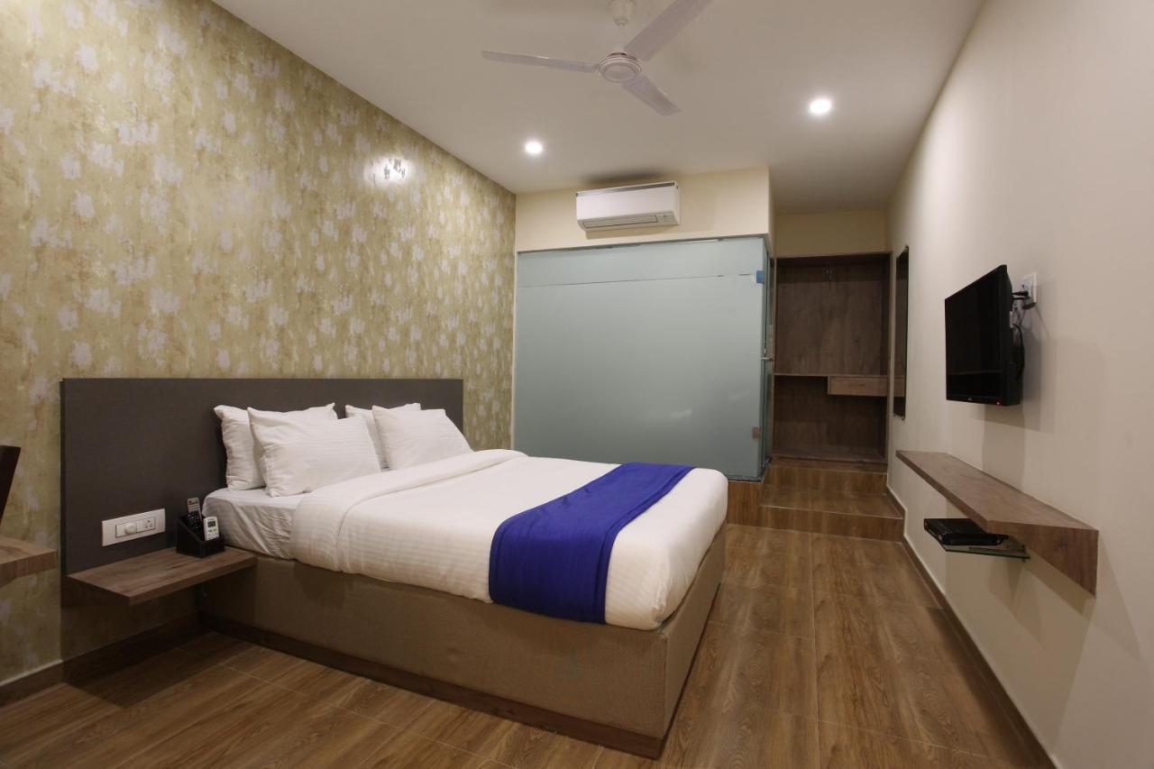 Hotel Ocean Suites Bombay Esterno foto